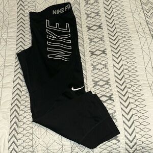 Nike Pro Mesh Legging Capris